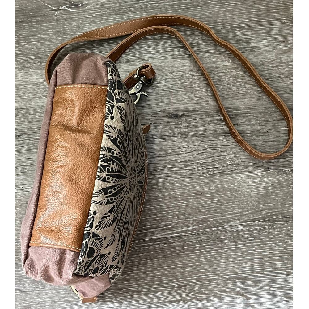 Myra DIZZY CIRCLE Canvas/Leather Crossbody Boho Shoulder Bag - Picture 6 of 14
